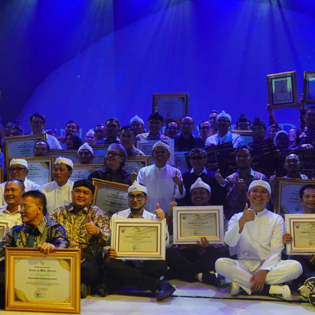 IMGDonec metus orci, malesuada et lectus vitae